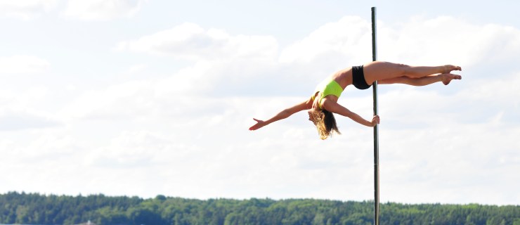 FLOWsthlmPoledanceSuperwoman.jpg